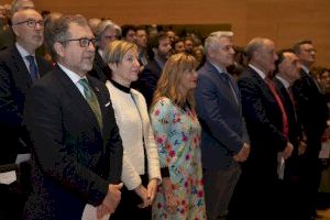José Martí y Ruth Sanz asisten al acto académico del XXIX aniversario de la Universitat Jaume I - (foto 2)