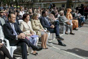 El Ayuntamiento de Alicante conmemora por vez primera con éxito el acto del Día de la Mujer en la plaza de Argel en defensa de la igualdad y la diversidad - (foto 2) El Ayuntamiento de Alicante conmemora por vez primera con éxito el acto del Día de la Mujer en la plaza de Argel en defensa de la igualdad y la diversidad - (foto 2)