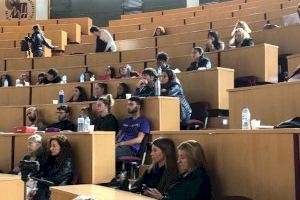 El alcalde de Elche clausura la IV Universidad de Invierno sobre cooperación internacional  y desarrollo sostenible celebrada en la UMHE - (foto 2)