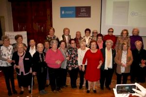 La exposición ‘Dones Grans, Grans Dones’ repasa la vida de 26 mujeres mayores de 80 años