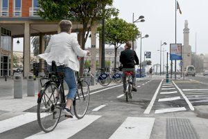 Més de 1.500 persones al dia circulen ja pel carril bici entre les calles de Serradora i Dr. J.J Dómine