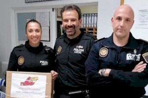 La Comunidad China en Valencia dona al Ayuntamiento de Buñol y a la Policía Local alcohol, hidrogel, mascarillas y guantes de látex