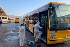 Sagunto realiza tratamientos de desinfección de autobuses y refuerza su limpieza