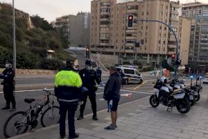 La Policía Local intensifica los controles de personas y vehículos en Alicante y levanta un total de 22 multas - (foto 5) La Policía Local intensifica los controles de personas y vehículos en Alicante y levanta un total de 22 multas - (foto 5)