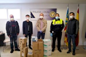 Ciudadanos chinos donan mascarillas de uso sanitario y gel a l’Alfàs