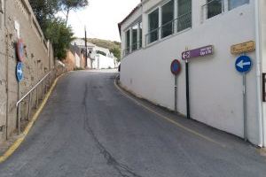 Teulada - Moraira reorganitza el trànsit en el Portet  i posa senyalització vertical