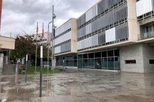 El Ayuntamiento de San Vicente comienza a entregar los cheques de ayuda a familias vulnerables