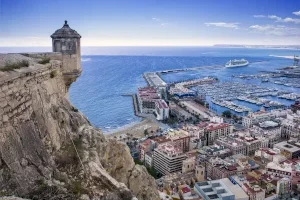 El Ayuntamiento de Alicante prepara una campaña de relanzamiento del Turismo