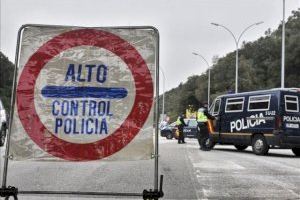 Un home se salta el confinament per a muntar a cavall: “És la meua mascota”