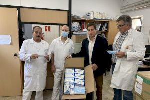 Un empresario alicantino dona 100.000 guantes y 20.000 mascarillas para repartir en la provincia