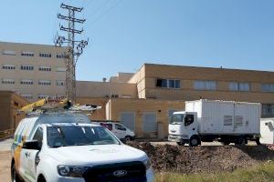 Iberdrola instala un grupo electrógeno para garantizar el suministro eléctrico al hospital de campaña de Castellón - (foto 2)