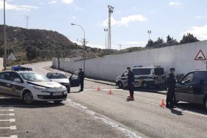 La Policía Local cierra los parques Caninos de Alicante para hacer frente al COVID - (foto 4)
