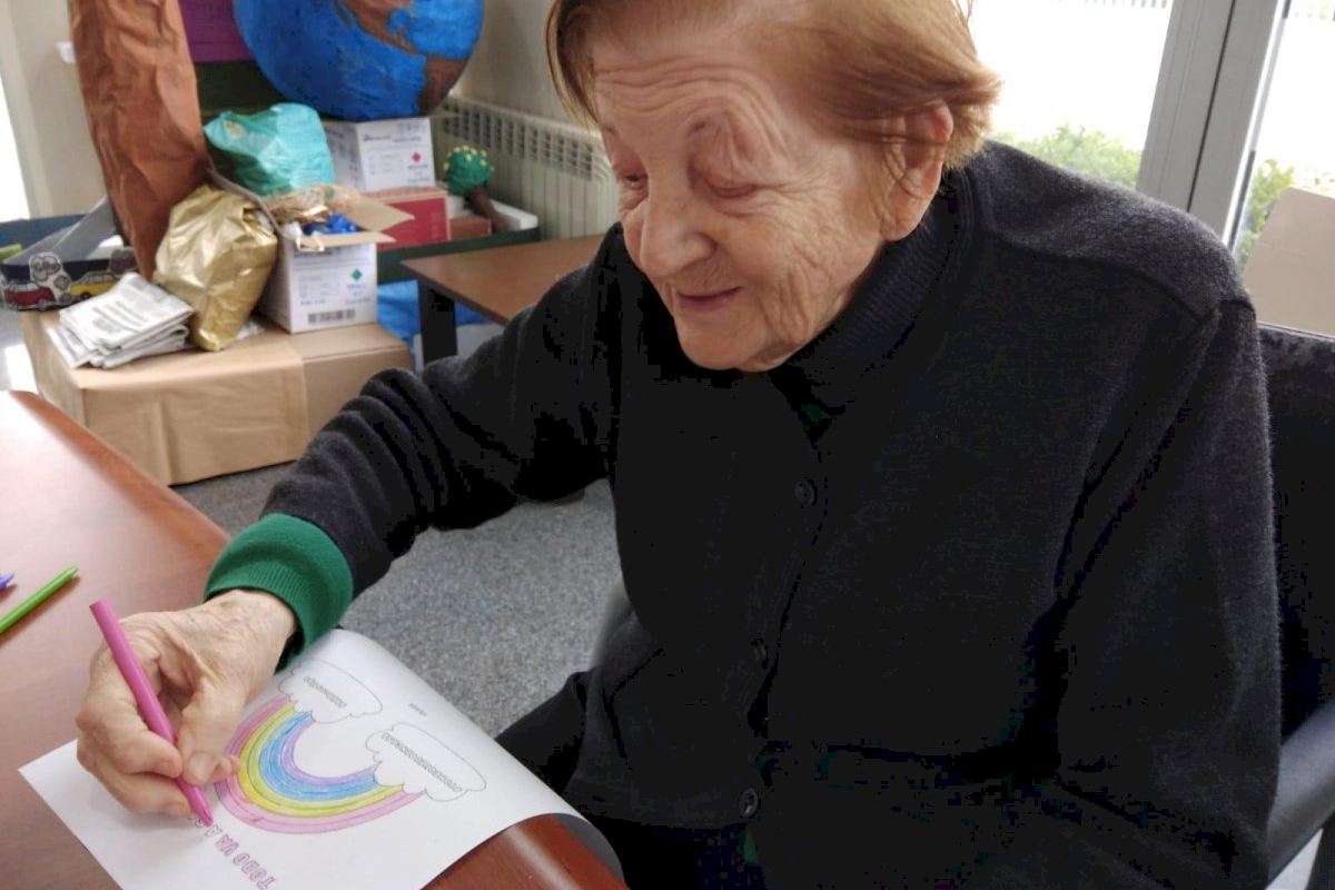 "De todo esto saldremos", las emotivas cartas de ánimo de una residencia de mayores en Almussafes
