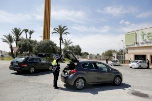 La Polícia Local de Torrevieja continúa intensificando los controles en las entradas a la ciudad