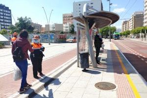 Castelló reparte 25.000 mascarillas entre personas que se desplacen al trabajo en transporte público