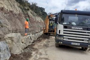 La Diputación reinicia las obras en las carreteras provinciales tras finalizar el parón de dos semanas decretado por el Gobierno - (foto 6) La Diputación reinicia las obras en las carreteras provinciales tras finalizar el parón de dos semanas decretado por el Gobierno - (foto 6)