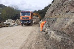 La Diputación reinicia las obras en las carreteras provinciales tras finalizar el parón de dos semanas decretado por el Gobierno - (foto 4) La Diputación reinicia las obras en las carreteras provinciales tras finalizar el parón de dos semanas decretado por el Gobierno - (foto 4)