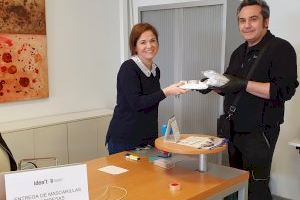 El Ayuntamiento de Torrent reparte mascarillas a los trabajadores de Torrent - (foto 3)