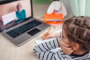 Cs demana que s'òbriguen els col·legis a l'estiu per a reduir el fracàs escolar aquest curs