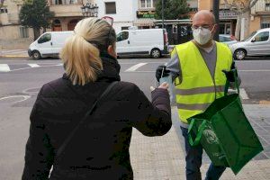 El Ayuntamiento de Utiel reparte mascarillas en comercios abiertos al público