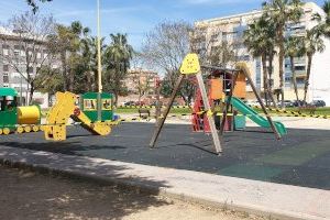 Burriana precinta sus parques infantiles de cara a la salida de los niños