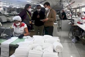 La presidenta de la Mancomunitat de l’Horta Sud supervisa el pedido de 350.000 mascarillas para los municipios de la comarca