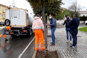 Elda ha empleado más de 570.000 litros de agua con desinfectante para mantener limpias las calles y aceras durante el estado de alarma