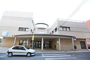 Una veintena de eldenses empiezan a pasar hoy de manera voluntaria las pruebas de seroprevalencia del COVID-19 en el Centro de Salud Marina Española