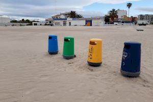 L’ajuntament treballa en la neteja i retirada d’algues de les platges de València