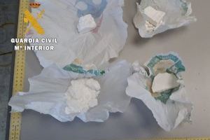 La Guàrdia Civil desmantella a Mutxamel un punt de venda familiar de cocaïna - (foto 2) La Guàrdia Civil desmantella a Mutxamel un punt de venda familiar de cocaïna - (foto 2)