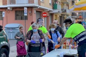 Las paradas de alimentación vuelven al tradicional mercadillo de Alzira bajo estrictas medidas de control sanitario