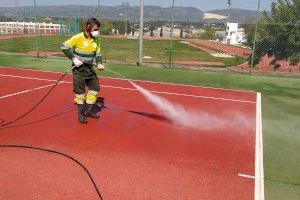 Ontinyent desinfecta 25 edificis i instal·lacions públiques per preparar-les per a la Fase 1