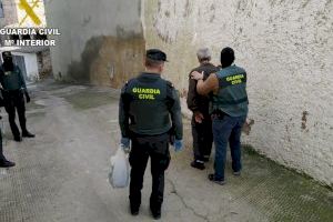 Detienen a un vecino de Tuéjar por realizar pintadas ofensivas  tras ser denunciado previamente en tres ocasiones por incumplir el confinamiento