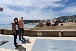 Oropesa prepara sus playas para el verano rellenando Amplàries y Morro de Gos con el excedente de La Concha