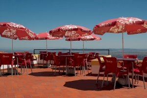 ¿Podré ir a la terraza de un bar en la fase 1 si vivo en el área de la Ribera?