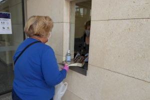 La Biblioteca de La Nucía ha reanudado hoy el préstamo de libros