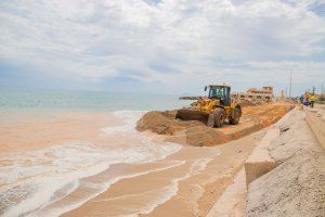 Cullera reprén els treballs de reparació de les platges del sud paralitzats per la Covid-19