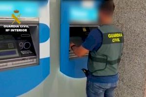 La Guardia Civil desarticula una organización criminal que ha cometido cientos de estafas bancarias en España, Francia e Italia