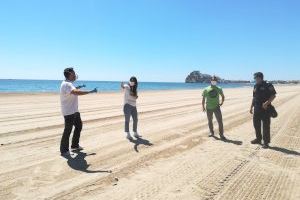 Peñíscola trabaja en la preparación de las playas para su apertura al baño