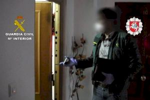 La Guardia Civil libera a 8 víctimas de trata de seres humanos con fines de explotación laboral