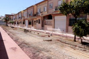 Continúan las obras de sustitución del pavimento en las calles en torno a la plaza La Pau