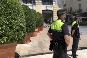 Más de doscientos Policías Locales participan en un operativo especial para evitar aglomeraciones y vigilar aforos de establecimientos de hostelería y restauración este fin de semana en Alicante