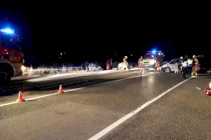 Dos ferits després d'un violent xoc frontal entre dos cotxes a Alzira