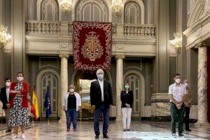 València guarda silenci i anuncia un gran homenatge a la ciutat en memòria de les víctimes