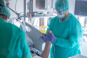 La UCI del Hospital de Torrevieja libre de pacientes COVID-19