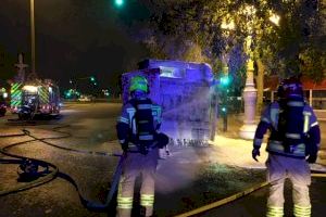 Arde un autobús de la EMT en pleno recorrido