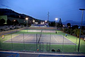 La Concejalía de Deportes de Elda reabre este martes las pistas de tenis y pádel del Complejo San Crispín con restricciones de horario y aforo