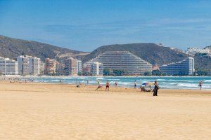 Cullera abre sus playas y empieza a aplicar las medidas de seguridad