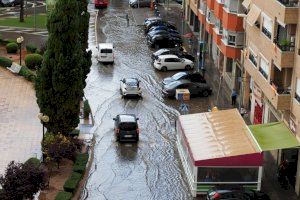 Un fuerte aguacero sorprende en la provincia de Castellón