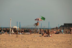 Burriana se prepara para recibir más visitantes que otros años en sus playas